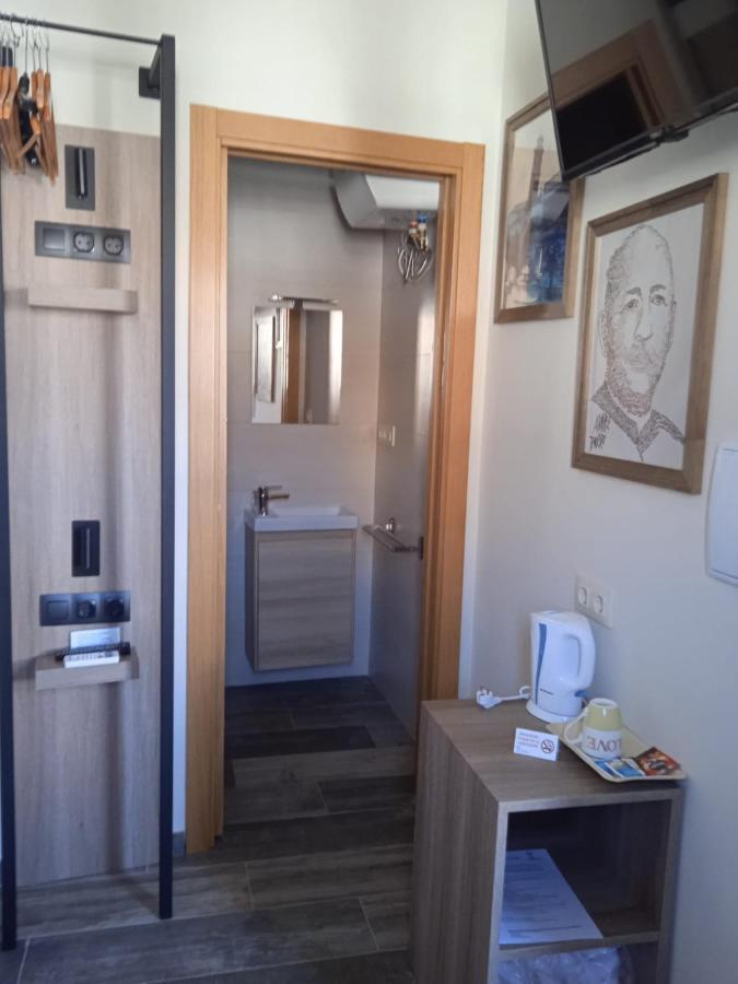 Hospedium Dlj Hostal Tematico Desde La Juderia Arjona Eksteriør bilde