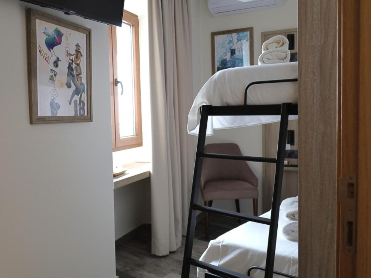 Hospedium Dlj Hostal Tematico Desde La Juderia Arjona Eksteriør bilde