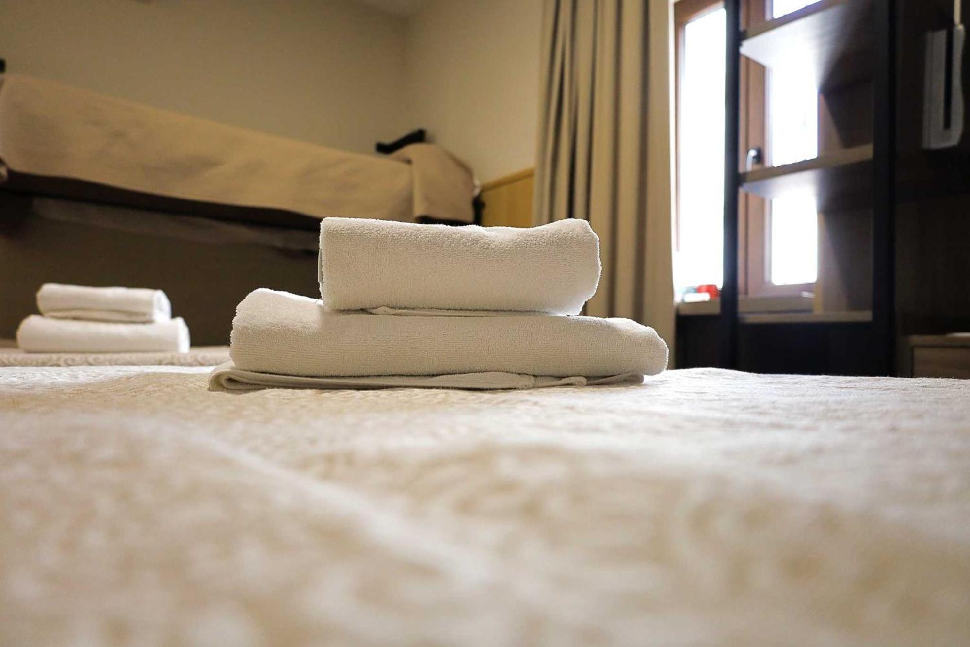 Hospedium Dlj Hostal Tematico Desde La Juderia Arjona Eksteriør bilde