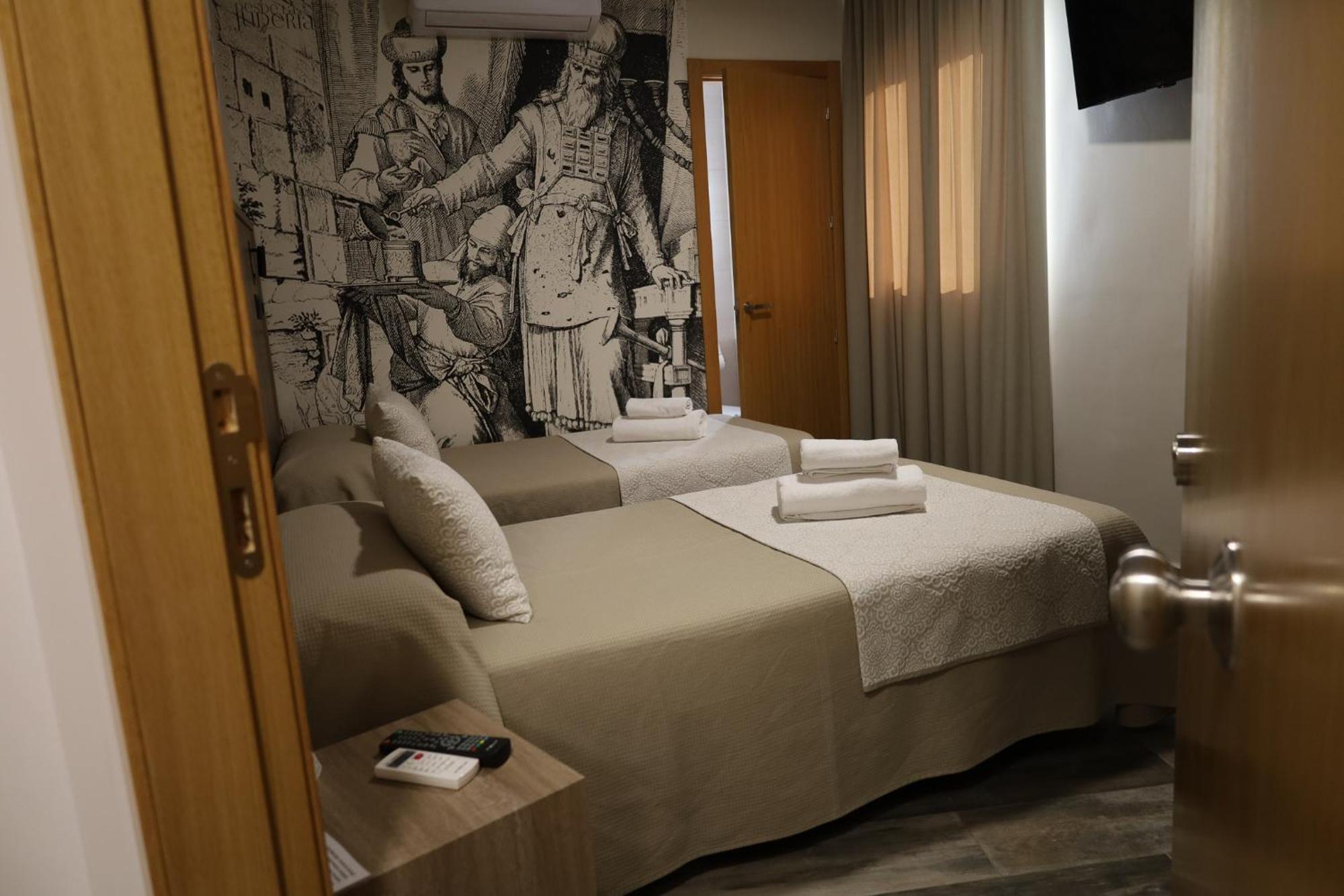 Hospedium Dlj Hostal Tematico Desde La Juderia Arjona Eksteriør bilde