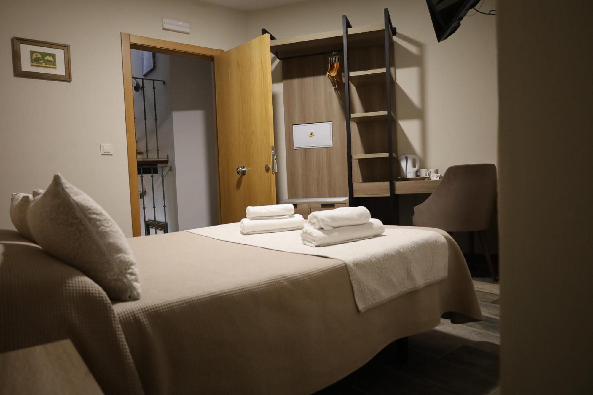 Hospedium Dlj Hostal Tematico Desde La Juderia Arjona Eksteriør bilde